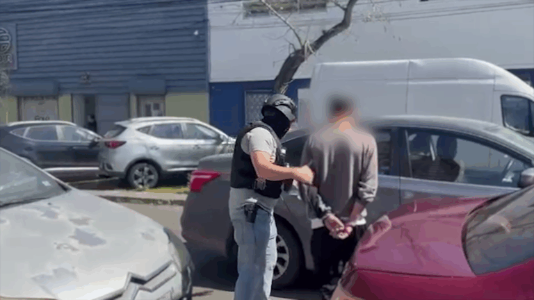 Seis sujetos detenidos por secuestros extorsivos: Uno estaría vinculado al caso del exalcalde de Macul