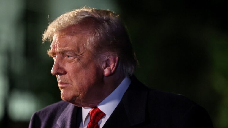 Análisis: Trump está en Asia, pero está tocando tambores de guerra en América Latina