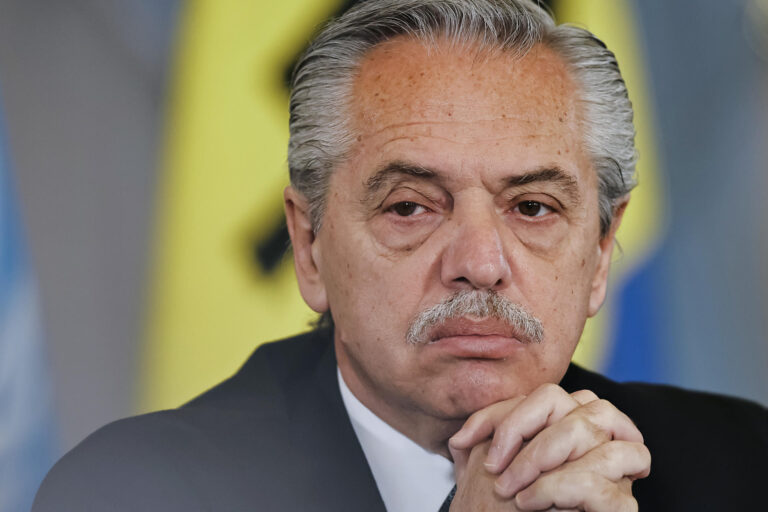 Justicia argentina confirma que procesará al expresidente Alberto Fernández por violencia de género contra su expareja