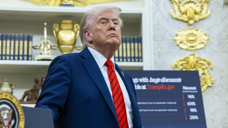 Gobierno de Donald Trump ordena a programas estatales de Medicaid investigar a migrantes indocumentados