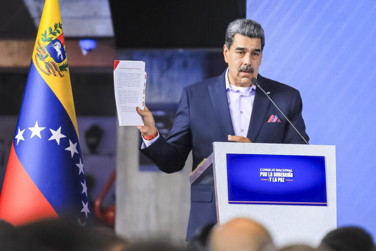 Maduro anuncia que se completó el plan de defensa en toda Venezuela ante la “amenaza” de Estados Unidos