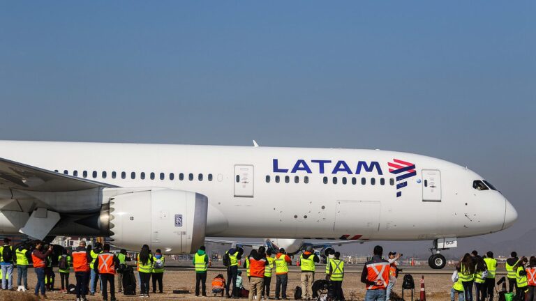 Sindicato de Pilotos de Latam advierte huelga tras 