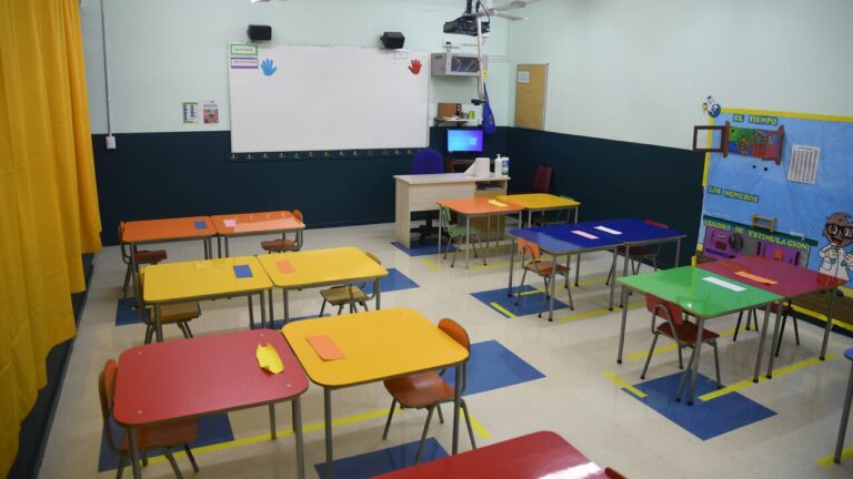 Avanza en el Congreso el proyecto de ley que otorga titularidad a profesores a contrata