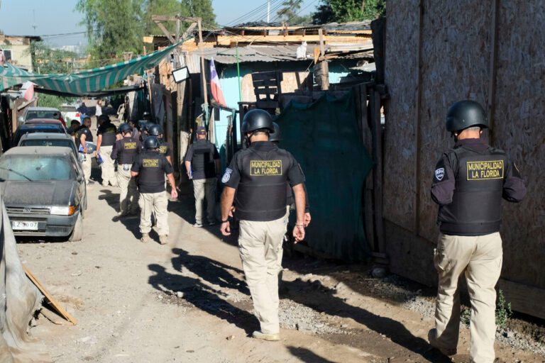 Campamento Dignidad: Alcalde Reyes rechaza amenazas contra funcionarios y asegura que desalojo “se ejecutará esta semana”