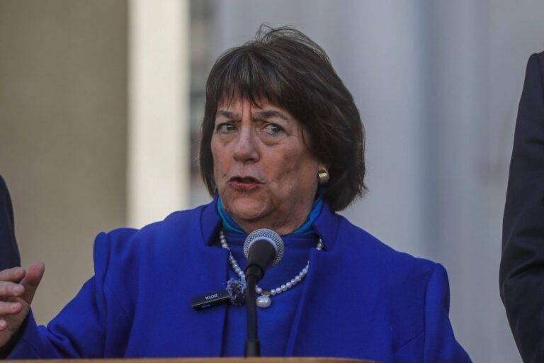 Ministra Adriana Delpiano visita a tripulantes de helicóptero accidentado: “Están fuera de riesgo vital”