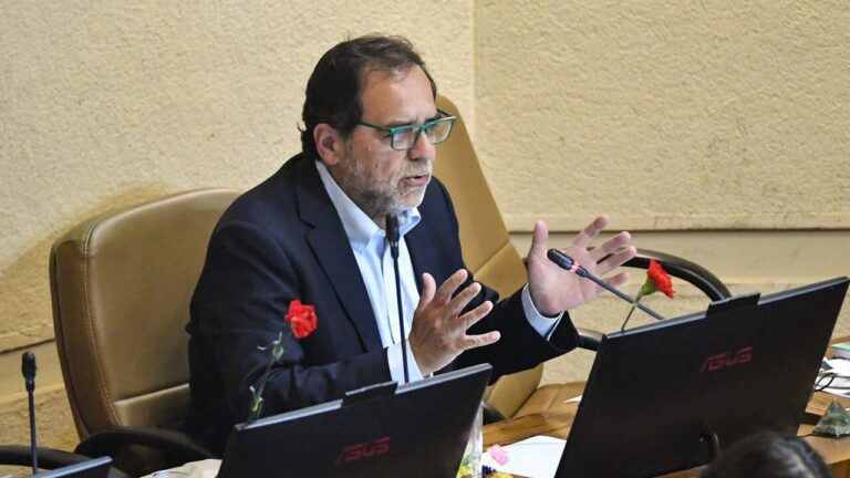 Jaime Mulet pide renuncia del ministro Pardow tras error en cálculo de tarifas de luz: Es 