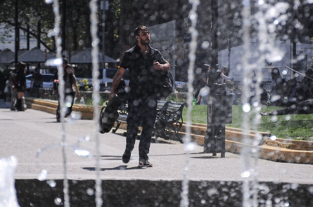 Pronostican altas temperaturas para Santiago: Máxima podría alcanzar los 30°C en algunos sectores