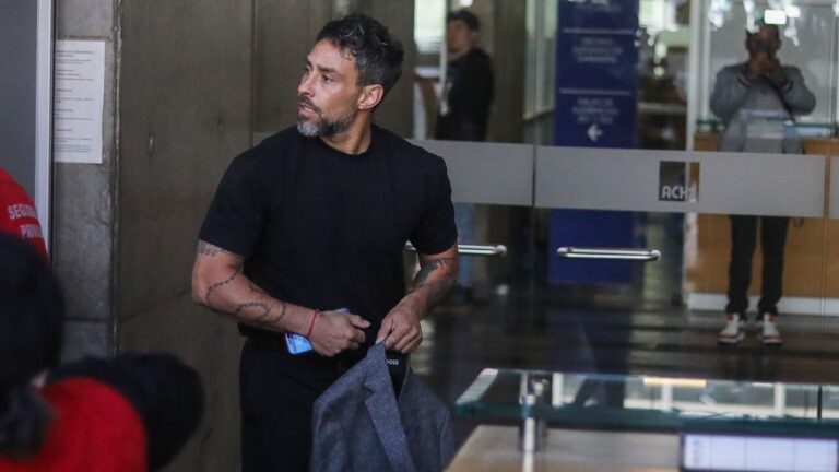 Tras acusación de denunciante: Tribunal mantiene arresto domiciliario nocturno para Jorge Valdivia