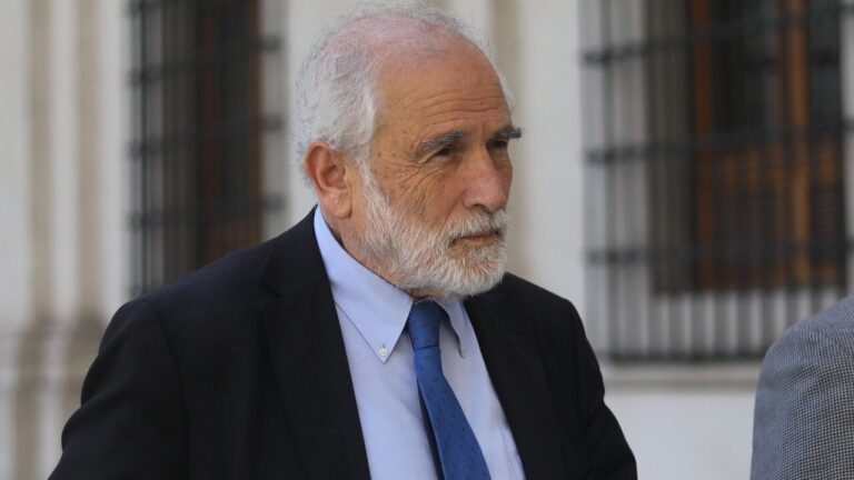 Montes y dichos sobre comando de Jara: 