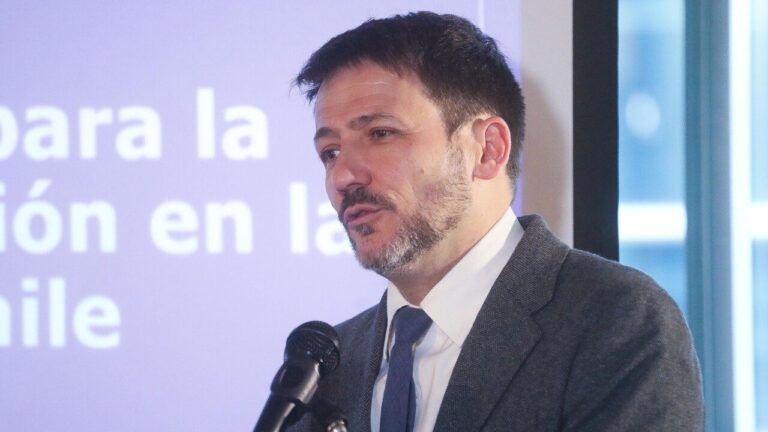 UDI anuncia acusación constitucional contra ministro Pardow por error que provocó alza en cuentas de luz
