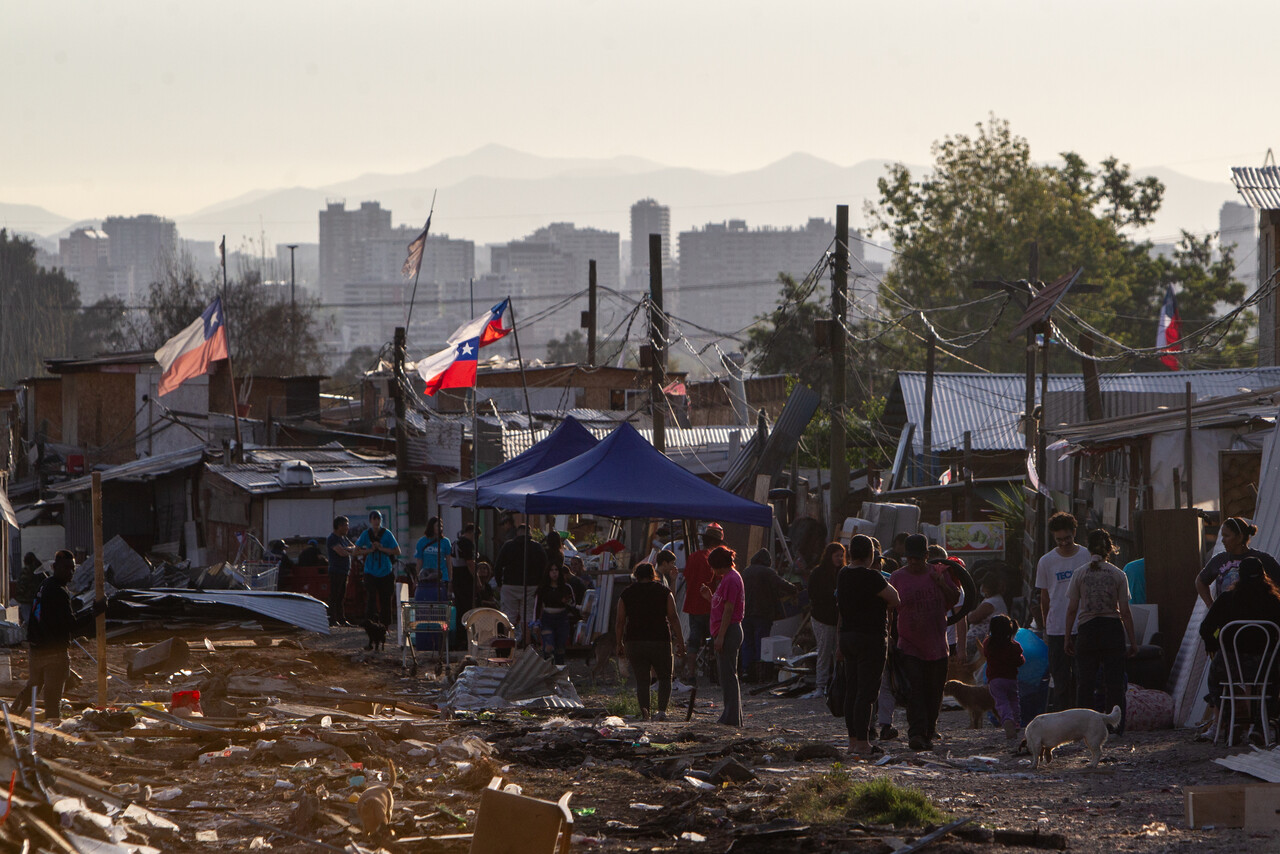 Desalojo toma "Dignidad" en La Florida/Agencia Uno