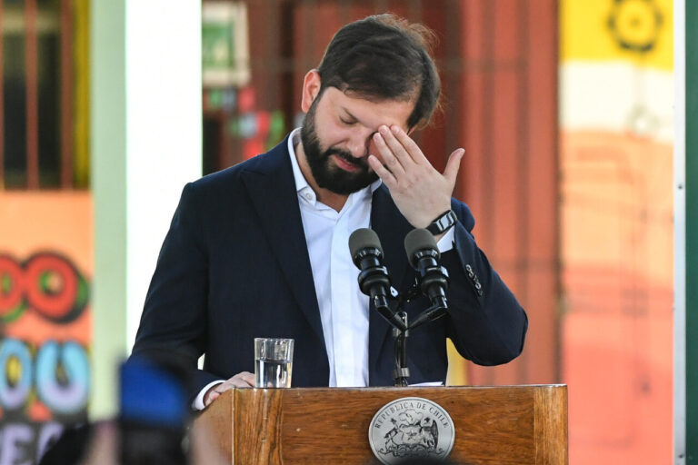 Tragedia en Recoleta: Presidente Boric visita a familia de niño fallecido y gestiona entrega del cuerpo