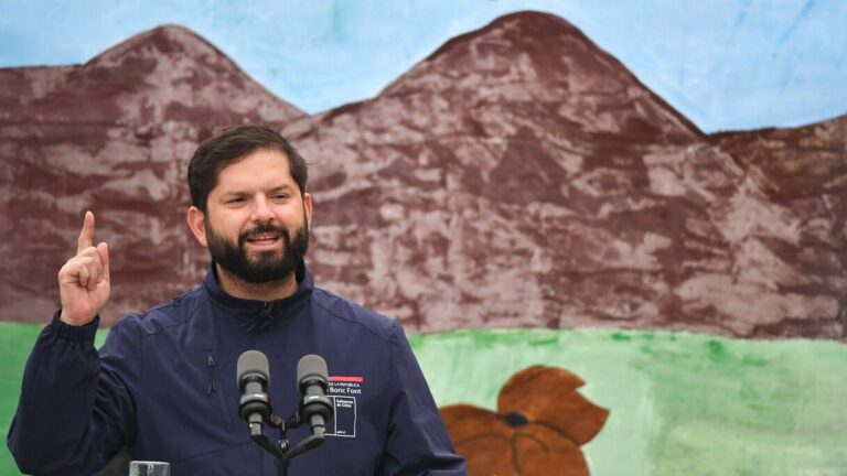 Encuesta CEP: Situación económica del país llega a su mejor percepción desde que inició gobierno de Gabriel Boric