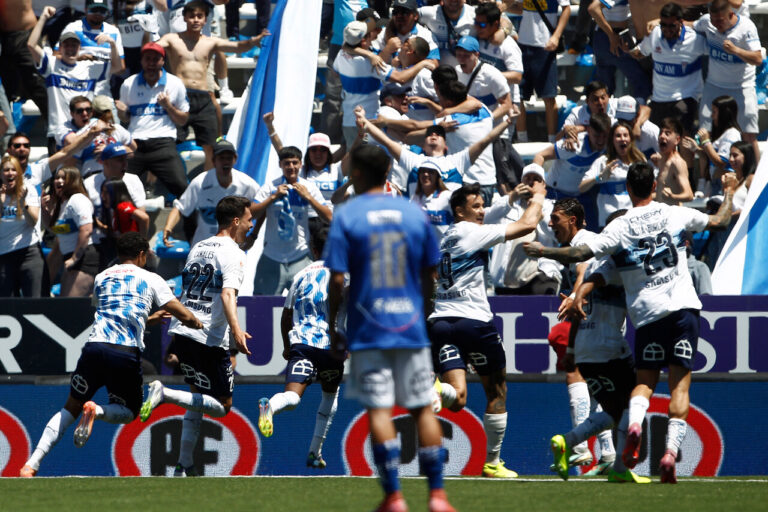 Universidad Católica se impone en el clásico universitario y frustra las aspiraciones de la U en el Campeonato Nacional