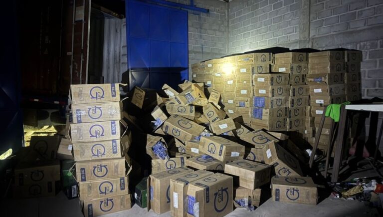 Incautan más de $1.400 millones en cigarros de contrabando en Alto Hospicio