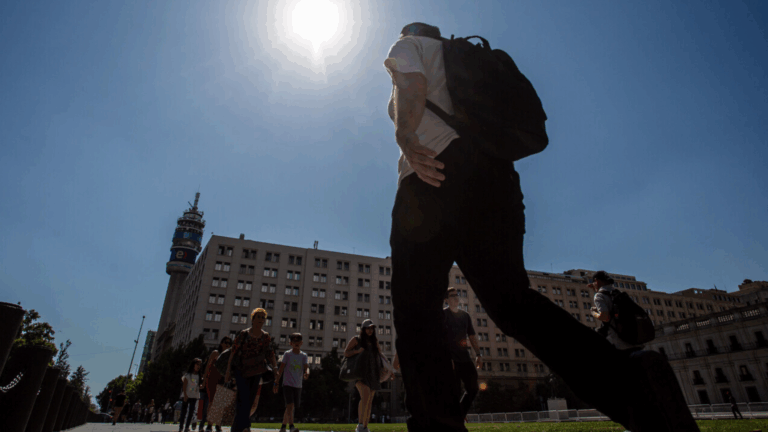 Calor extremo en Santiago: Temperaturas llegarán hasta los 31°C esta semana