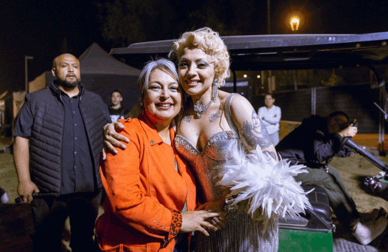 Mon Laferte aclara su foto con Jeannette Jara: “Nunca he apoyado una candidatura”