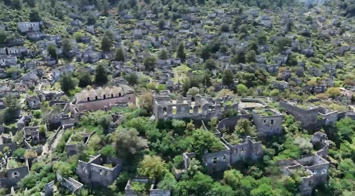 Los residentes cristianos griegos ortodoxos de Kayaköy se vieron obligados a abandonar el lugar en la década de 1920. CNN