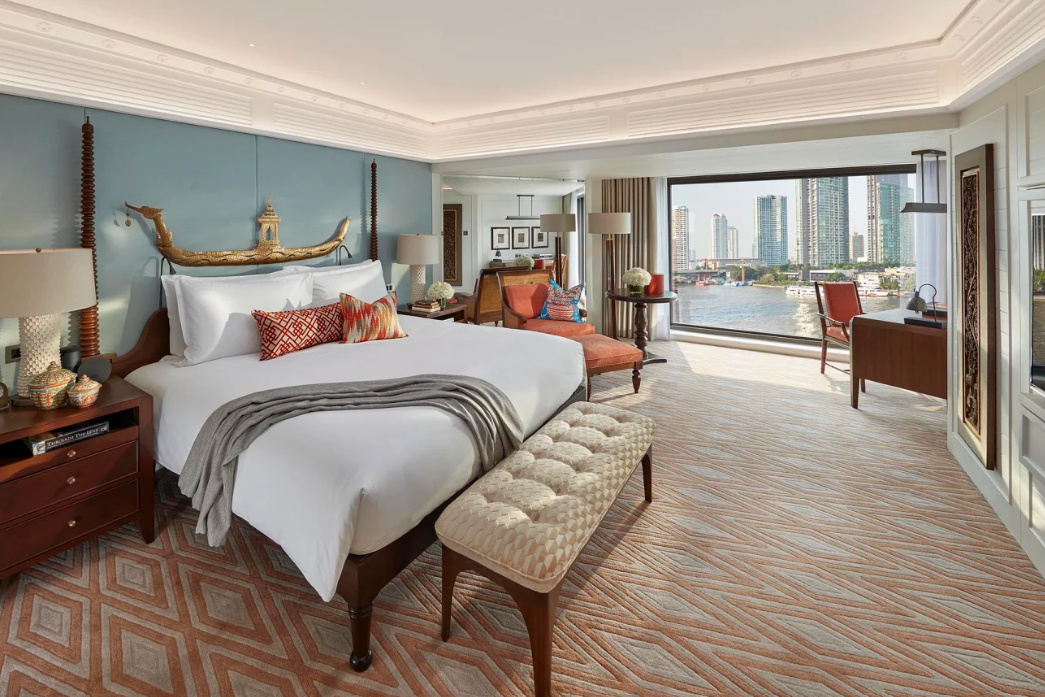 Mandarin Oriental Bangkok, Tailandia: Ubicado en la capital tailandesa, este hotel de cinco estrellas a orillas del río ofrece habitaciones y suites de lujo, así como restaurantes de alta cocina y un spa privado. Mandarin Oriental Bangkok