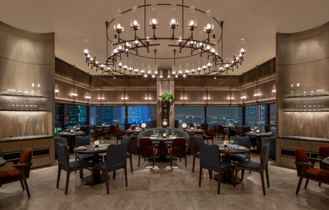  Upper House Hong Kong: El primer proyecto hotelero del renombrado diseñador André Fu completó el top 10 de la lista de los 50 Mejores Hoteles del Mundo. Cámara Alta de Hong Kong