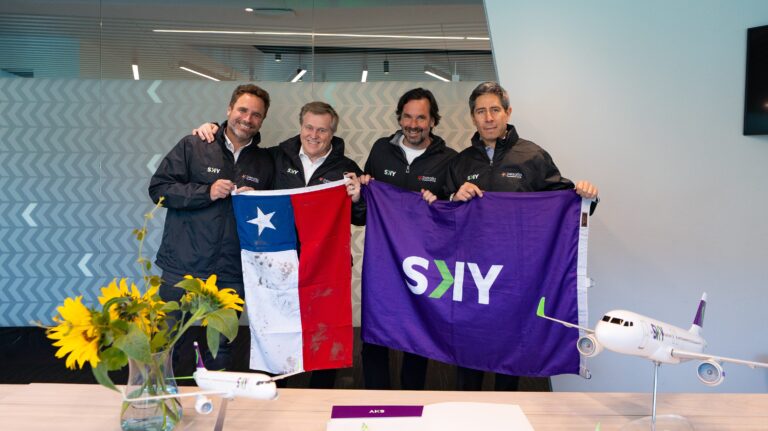 SKY y Desafío Levantemos Chile conmemoraron otro año de alianza y trabajo conjunto