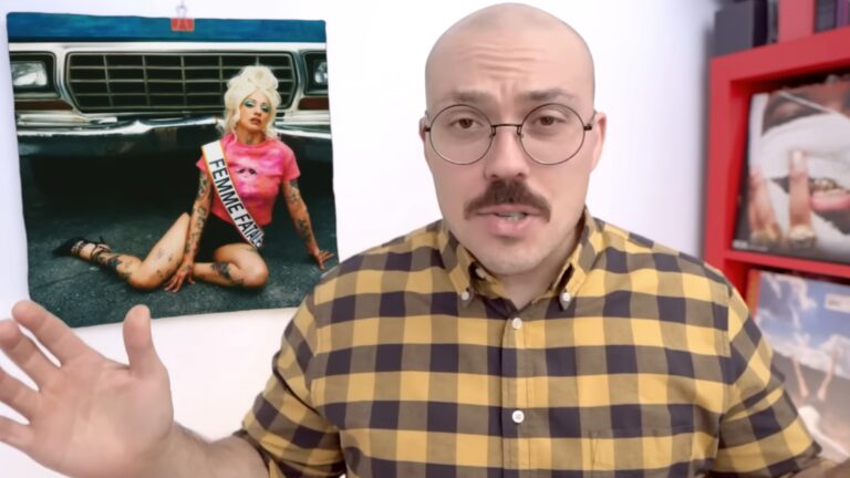 El crítico musical más famoso de internet le dio un 8 de 10 al nuevo álbum de Mon Laferte