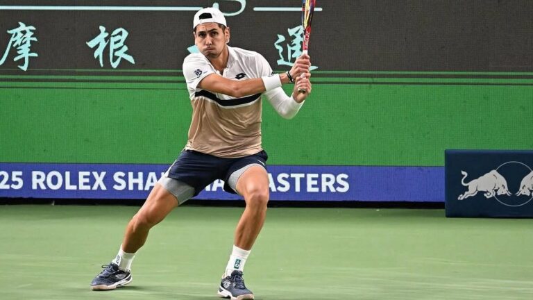 Alejandro Tabilo se enfrentará al canadiense Félix Auger-Aliassime en la segunda ronda del Masters de Shanghái