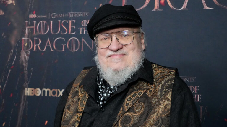 George R. R. Martin defiende su dedicación a 'Juego de Tronos' ante los retrasos de 'Vientos de Invierno'
