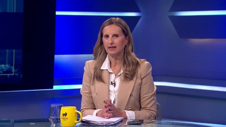 Escobar y la violencia digital contra candidatas: “Urge plantear políticas que hagan sentir que las mujeres que no están solas”