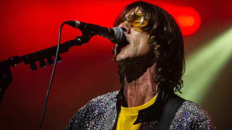 Oasis elige al exvocalista de The Verve como telonero de Chile y Sudamérica