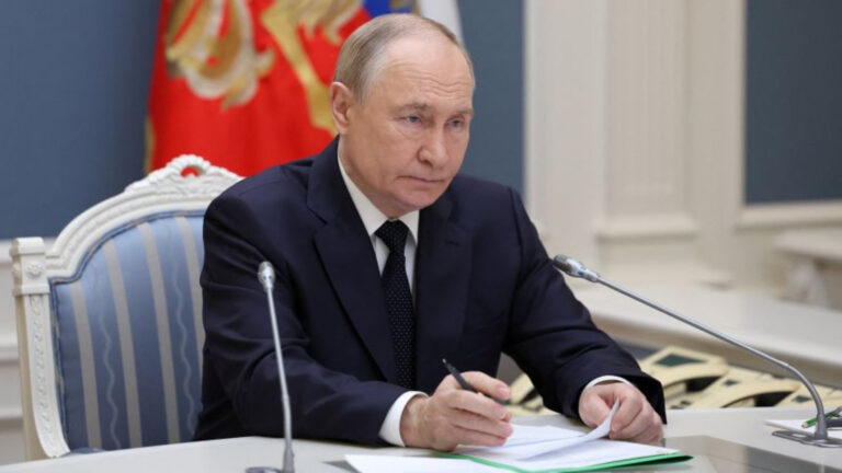 Putin califica sanciones de EE.UU. como 