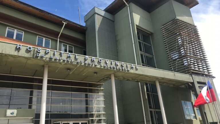 Servicio de Salud de Arauco solicita renuncia de director de hospital tras sumario por acusaciones sexuales