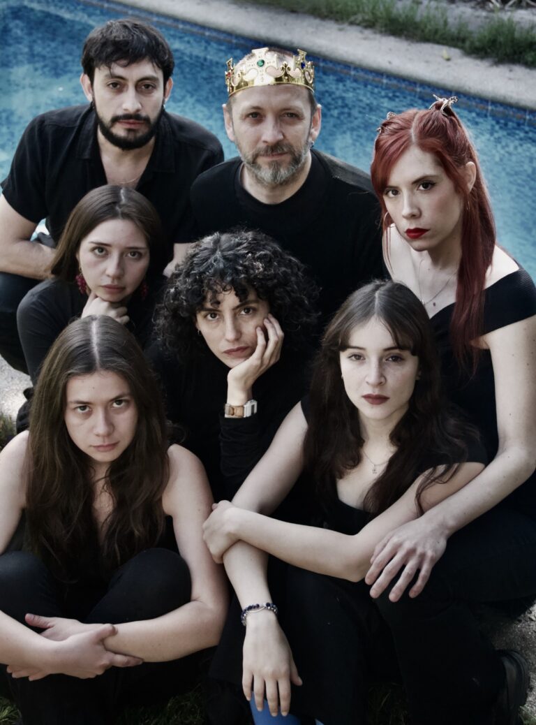 Matucana 100 estrena “Una corona en el fondo de una piscina”, la nueva obra de Marcelo Leonart