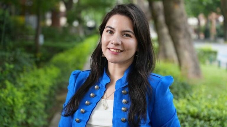 La profesora chilena Luciana Ortega es reconocida por los Latin Grammy: ¿Quién es?