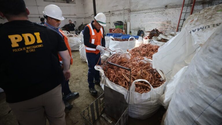 San Joaquín: PDI incautó 280 kilos de cables de cobre robados en empresa y detuvo a una persona