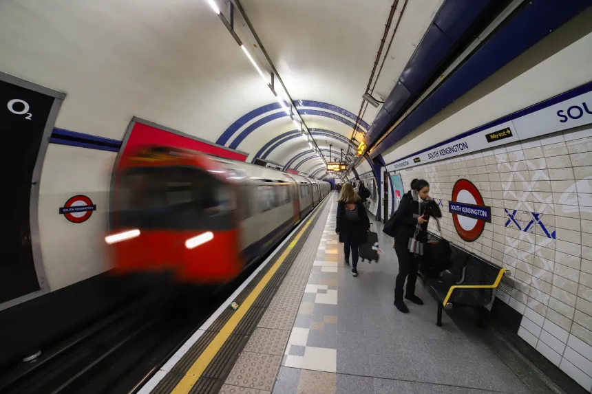 La estación de metro de South Kensington de Londres, una de las más antiguas de la red, se inauguró en 1868. Nicolas Economou/NurPhoto/Getty Images
