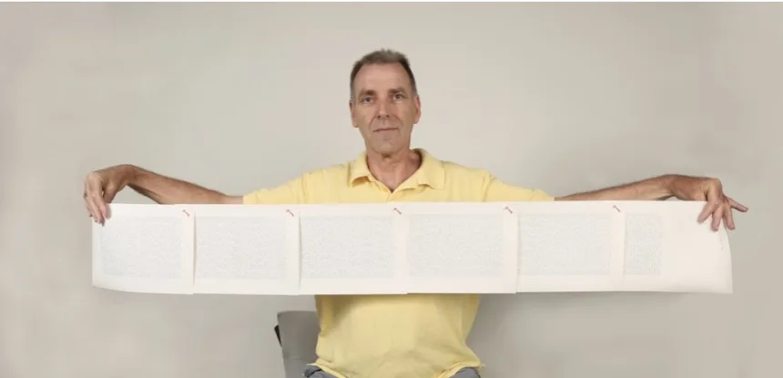 Laurence cambió su nombre en 1990, añadiendo 2.250 nombres a su nombre de nacimiento original, Laurence Gregory Watkins. Laurence Watkins