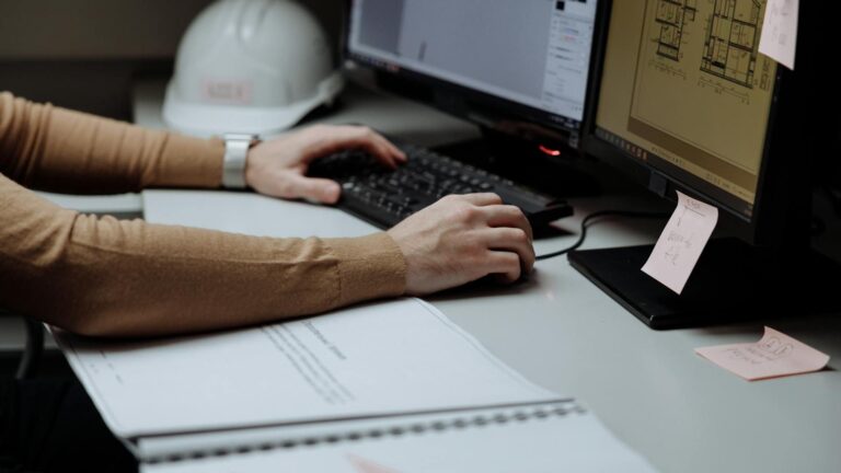 Grecia aprobó extensión de la jornada laboral hasta un máximo de 13 horas diarias en el sector privado