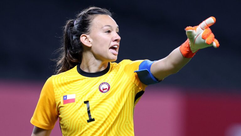 Christiane Endler nominada al premio The Best de la FIFA como mejor portera