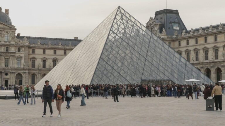 Louvre aumentará en 45% el precio de las entradas para visitantes fuera del Espacio Económico Europeo: Costarán 32 euros