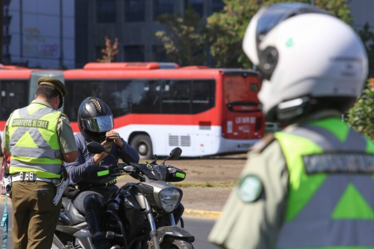 Revelan aumento de asaltos de motochorros en Santiago: ¿Cuáles son las comunas más afectadas y los horarios predilectos?