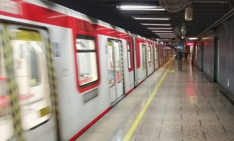 Metro anuncia interrupción del servicio en tres estaciones de Línea 2