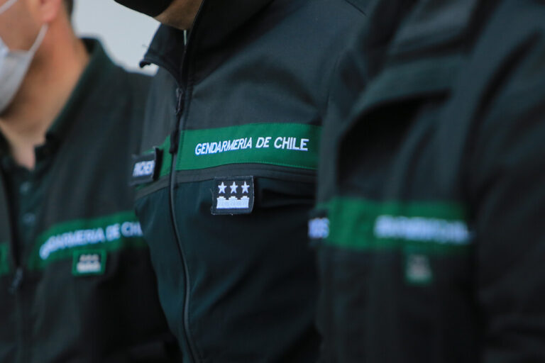 Gendarmería de Chile capacita a agentes de seguridad penitenciaria de Ecuador con apoyo de la Unión Europea