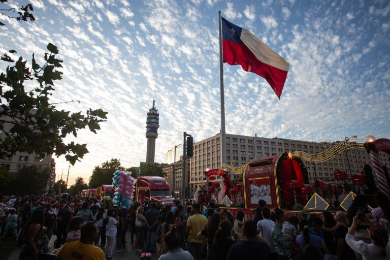 ¿Por qué comunas de la Región Metropolitana pasará la Caravana Navideña Coca-Cola y cuándo?