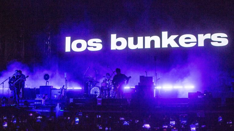 Homenaje a Los Bunkers: Talcahuano bautiza nueva plaza con el nombre de la banda penquista