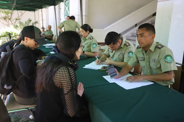 No basta el trámite en Comisaría Virtual: Carabineros explica cómo excusarse si se está a más de 200 km del local de votación