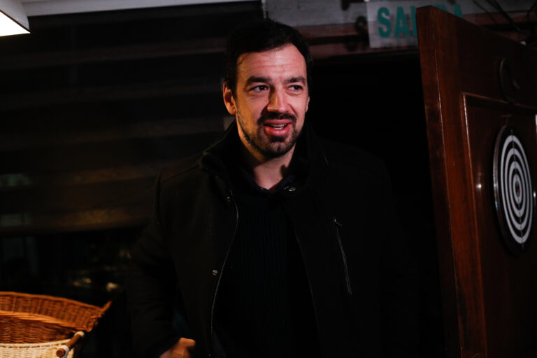 Tomás Vodanovic actualiza su estado de salud tras lesión que limitará su despliegue en terreno: “Vamos a ponerle paciencia”