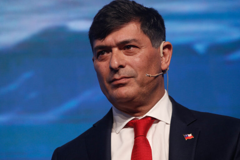 Parisi acusa “prepotencia” en dichos de Silva sobre el PDG: 