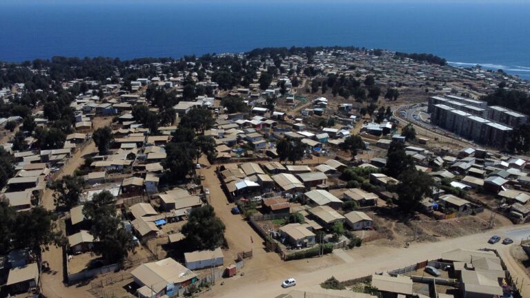 Megatoma de San Antonio: Municipalidad afirma que ante el desalojo 