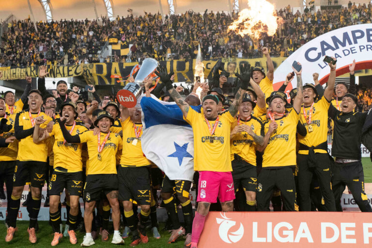 Coquimbo Unido campeón: Las claves de Alejandro Camargo tras el histórico triunfo para los 